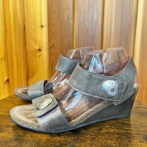 Taos Sandals Carousel Leather Wedge Gray Hook Loop Closure Size 41 (US 10-10.5)
